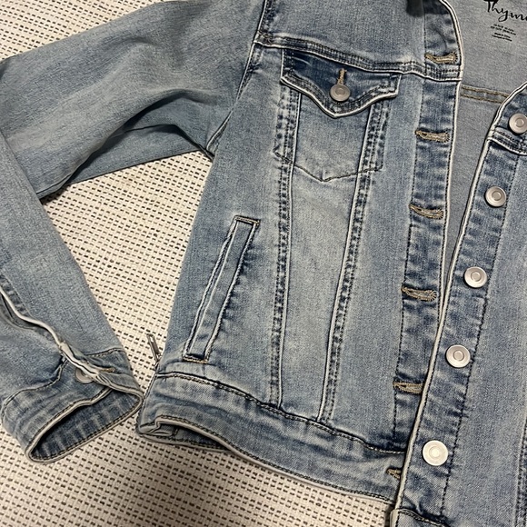Thyme light blue denim jacket with button n zipper detailing - Picture 2 of 4